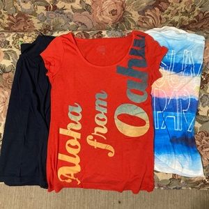 3 pack of size S woman’s tee’s